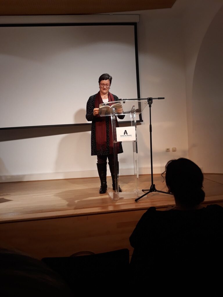 Mariángeles Lucas lee un relato de Mariana