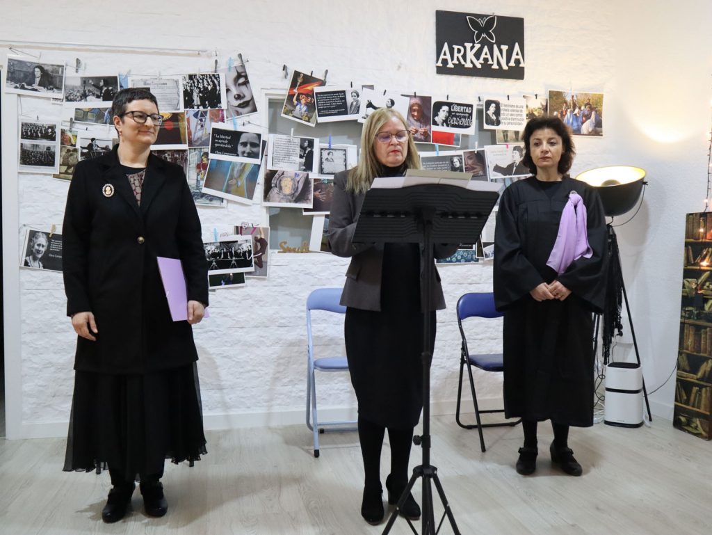 Clara Campoamor, Presidenta del Congreso y Victoria Kent.